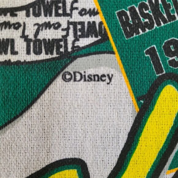 VTG 90s University of Oregon Ducks Basketball Fowl Towel Disney Donald 19x21" - Picture 6 of 6